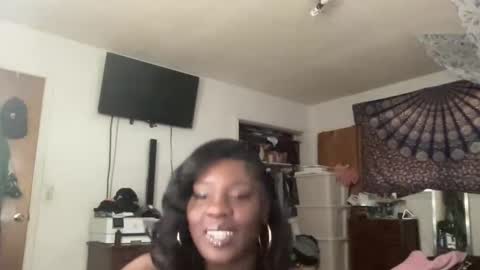 Snapshot of bankofchell chatting on 10, 4, 2026 Chelly online show from 10, 4, 2026