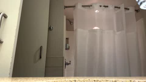 Snapshot of bape69 chatting on 29, 9, 2025 ForskinPapi online show from 29, 9, 2025