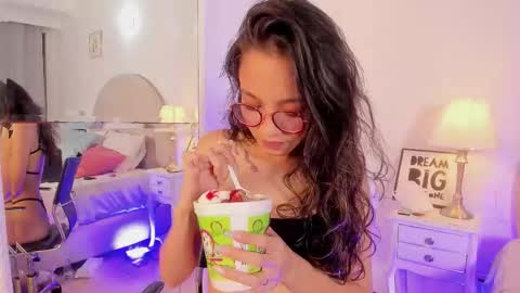 Snapshot of barbara_twerk chatting on 27, 3, 2026 Barbara online show from 27, 3, 2026