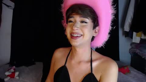          I work from home this is my room 3 online show from 6, 12, 2024