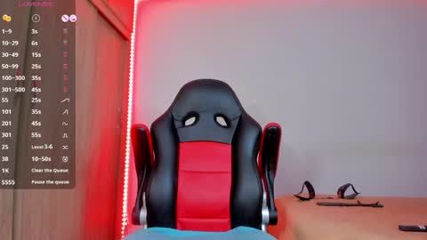 Snapshot of barbie_ebony_ chatting on 7, 4, 2026 Nicolle online show from 7, 4, 2026