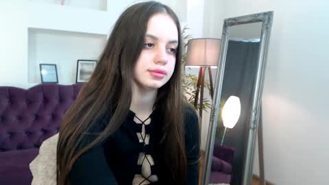 Scarlett online show from 19, 4, 2026