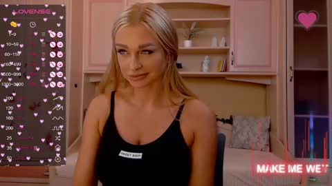 Snapshot of barbie_kiss1 chatting on 5, 12, 2024 barbie online show from 5, 12, 2024