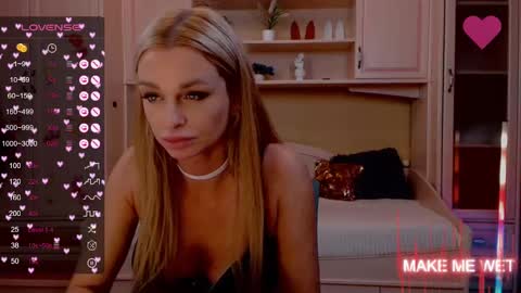 Snapshot of barbie_kiss1 chatting on 8, 1, 2025 barbie online show from 8, 1, 2025