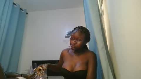 Snapshot of barbie_queen2 chatting on 16, 3, 2026 queen online show from 16, 3, 2026
