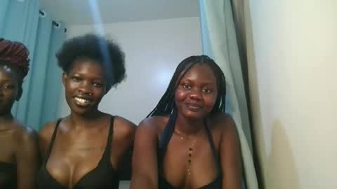 Snapshot of barbie_queen2 chatting on 19, 3, 2026 queen online show from 19, 3, 2026