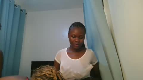 Snapshot of barbie_queen2 chatting on 27, 3, 2026 queen online show from 27, 3, 2026