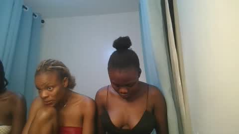 Snapshot of barbie_queen2 chatting on 2, 4, 2026 queen online show from 2, 4, 2026