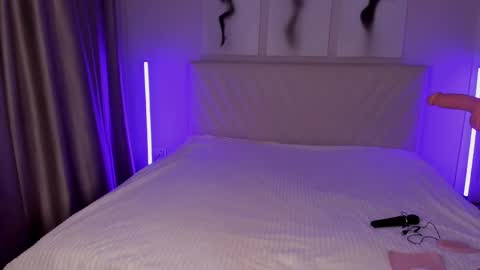 Snapshot of barbielina_ chatting on 7, 6, 2026 Emma online show from 7, 6, 2026
