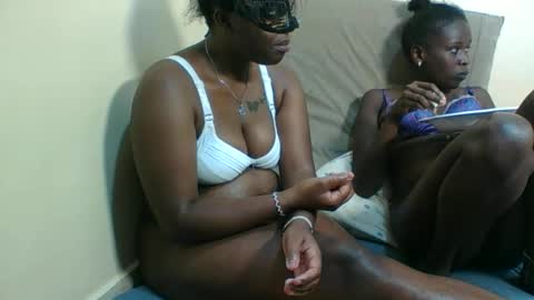 Snapshot of barbies_girles chatting on 6, 1, 2026 barbies_girles online show from 6, 1, 2026