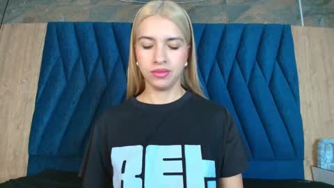 Snapshot of barbiie_98 chatting on 19, 9, 2025 barbiie_98 online show from 19, 9, 2025