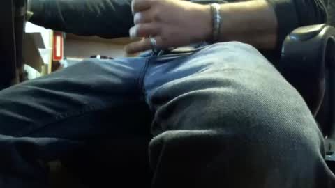 bartender3127 online show from 4, 3, 2025