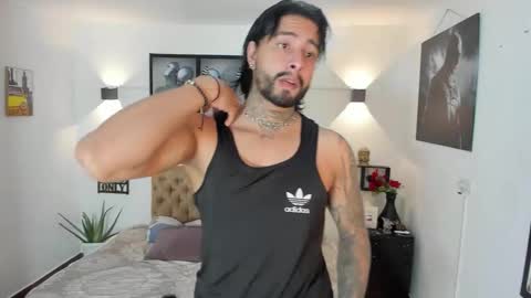 Snapshot of bastian_jones1 chatting on 6, 11, 2025 bastian_jones1 online show from 6, 11, 2025