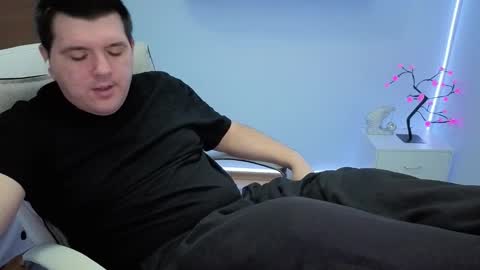 Snapshot of basystem8 chatting on 12, 11, 2025 BASY online show from 12, 11, 2025