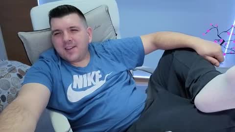 Snapshot of basystem8 chatting on 14, 11, 2025 BASY online show from 14, 11, 2025