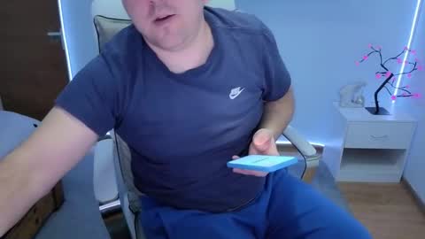 Snapshot of basystem8 chatting on 28, 11, 2025 BASY online show from 28, 11, 2025