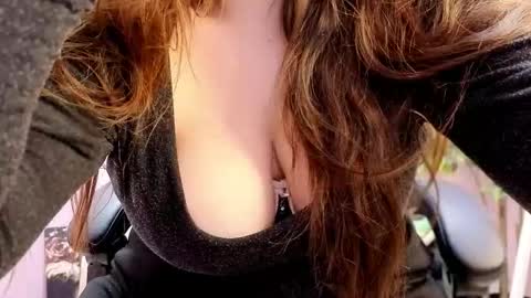 Snapshot of battymoll chatting on 12, 3, 2026 battymoll online show from 12, 3, 2026