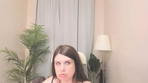 Snapshot of battymoll chatting on 14, 3, 2026 battymoll online show from 14, 3, 2026