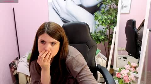 Snapshot of battymoll chatting on 5, 4, 2026 battymoll online show from 5, 4, 2026