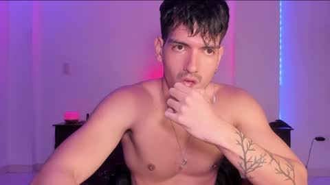 Valentino online show from 8, 2, 2025