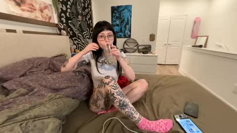 Snapshot of bbycris03 chatting on 16, 4, 2026 bbychrisdaboss online show from 16, 4, 2026