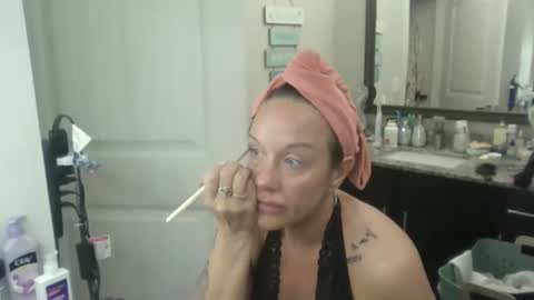 Snapshot of bdon1977 chatting on 6, 4, 2026 bdon1977 online show from 6, 4, 2026