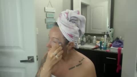 Snapshot of bdon1977 chatting on 14, 4, 2026 bdon1977 online show from 14, 4, 2026