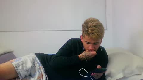 Sara  Juan online show from 2, 1, 2025