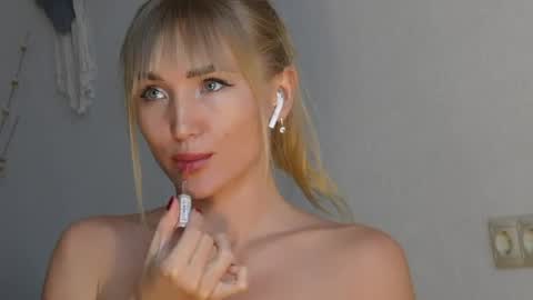 Snapshot of beanco_ chatting on 23, 4, 2026 Chloe online show from 23, 4, 2026