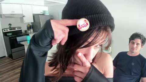 beaniebaby2 online show from 28, 4, 2026