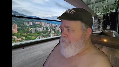 Snapshot of bear4muscle chatting on 8, 12, 2024 Dookie online show from 8, 12, 2024