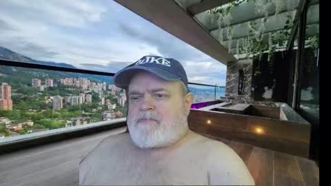 Snapshot of bear4muscle chatting on 16, 11, 2025 Dookie online show from 16, 11, 2025