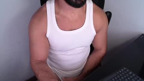 Snapshot of beard_top_guy chatting on 20, 5, 2026 Beard Guy online show from 20, 5, 2026