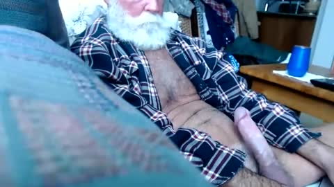 Snapshot of beardbushy chatting on 16, 2, 2025 beardbushy online show from 16, 2, 2025