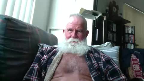 Snapshot of beardbushy chatting on 25, 5, 2026 beardbushy online show from 25, 5, 2026