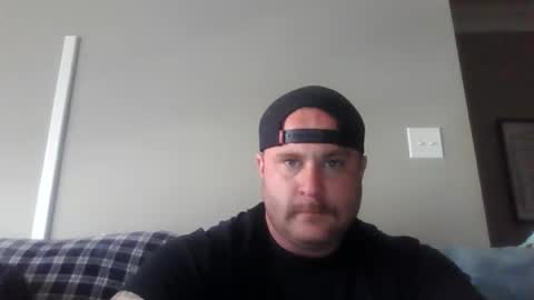 Snapshot of bearded4urpleasure chatting on 15, 4, 2026 bearded4urpleasure online show from 15, 4, 2026