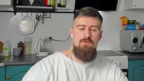 Snapshot of bearded_legend chatting on 4, 3, 2025 Zeus online show from 4, 3, 2025