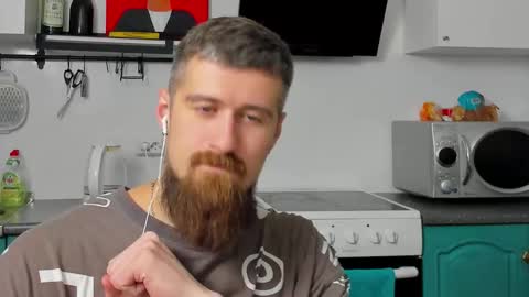 Snapshot of bearded_legend chatting on 17, 9, 2025 Zeus online show from 17, 9, 2025