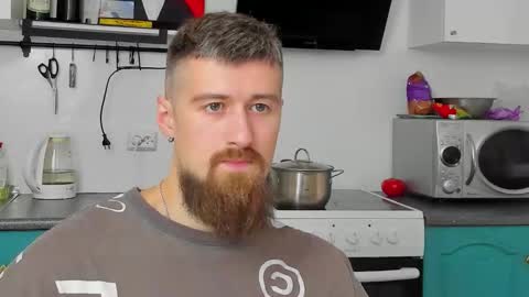 Snapshot of bearded_legend chatting on 25, 9, 2025 Zeus online show from 25, 9, 2025