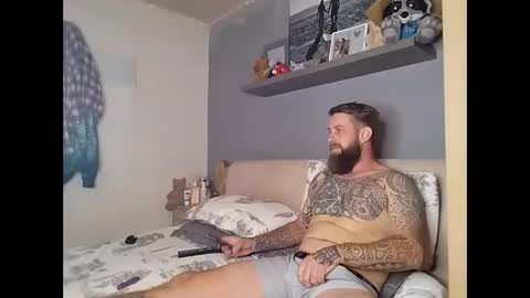 beardedtattedguy online show from 17, 9, 2025