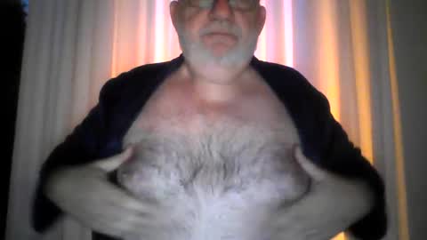 Snapshot of beardman916444 chatting on 24, 12, 2024 Beardman online show from 24, 12, 2024