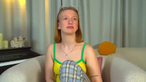 Snapshot of beatricebinoche chatting on 1, 4, 2026 Beatrice online show from 1, 4, 2026