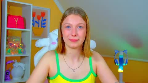 Snapshot of beatricebinoche chatting on 7, 4, 2026 Beatrice online show from 7, 4, 2026