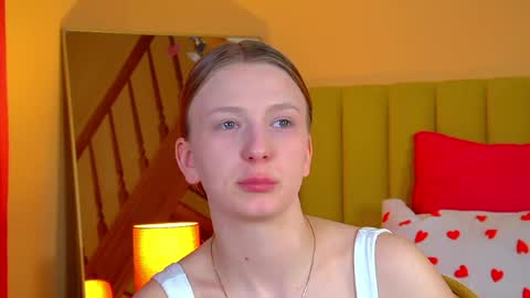 Snapshot of beatricebinoche chatting on 15, 4, 2026 Beatrice online show from 15, 4, 2026