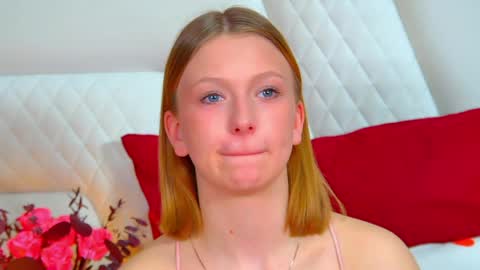 Snapshot of beatricebinoche chatting on 17, 4, 2026 Beatrice online show from 17, 4, 2026