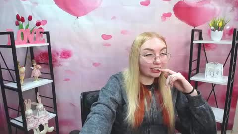 BeatriceFlyy online show from 25, 4, 2026
