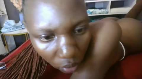 Snapshot of beautie699392 chatting on 8, 11, 2025 Lil stunner online show from 8, 11, 2025