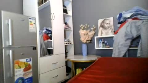 Snapshot of beautie699392 chatting on 28, 6, 2026 Lil stunner online show from 28, 6, 2026