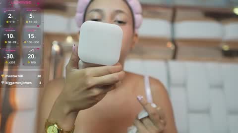 Snapshot of beautifulskinny18 chatting on 16, 5, 2026 Shalom online show from 16, 5, 2026