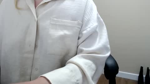 Snapshot of beauty_annyta chatting on 6, 4, 2026 beauty_annyta online show from 6, 4, 2026